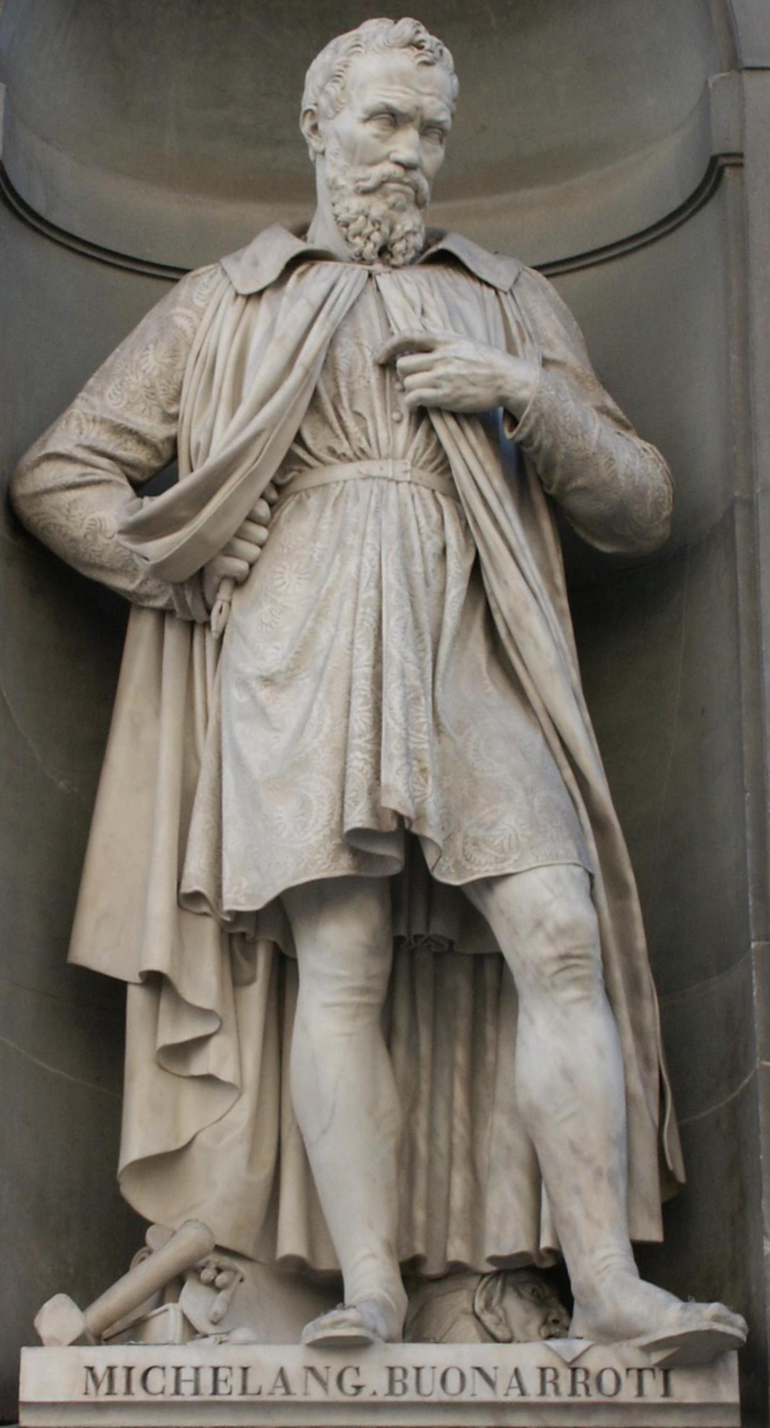 Michelangelo statue in the Uffizi square in Florence