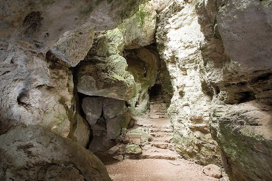 Cave - Cetona archeological park