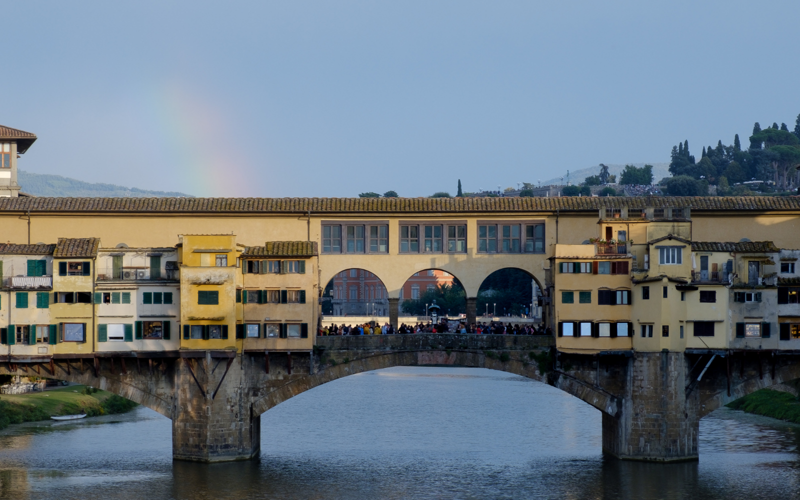 Florencia con un hermoso arco iris