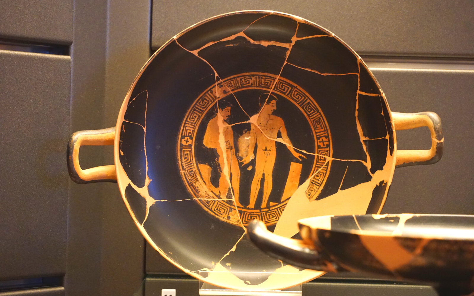 Kylix with naked athletes