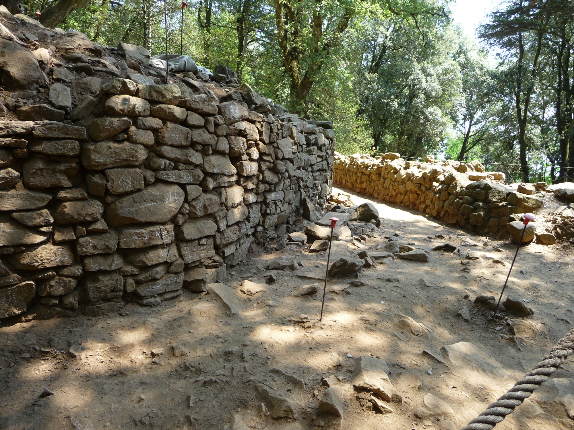 Archäologische Stätte von Pietramarina, südliche Mauer