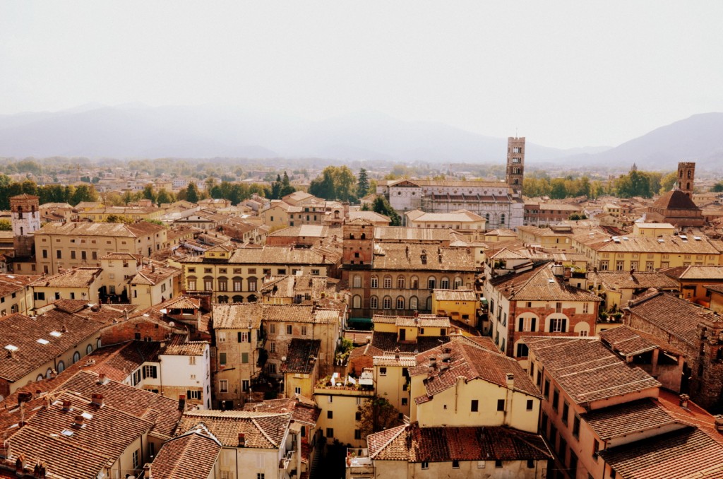 Lucca, la città delle Mura e del Buccellato