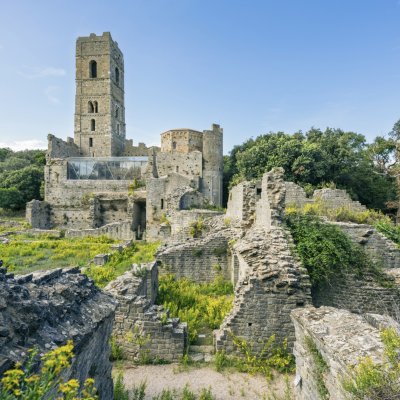 Abbazia di San Rabano L'Abbazia di San Rabano nel verde del Parco della Maremma
