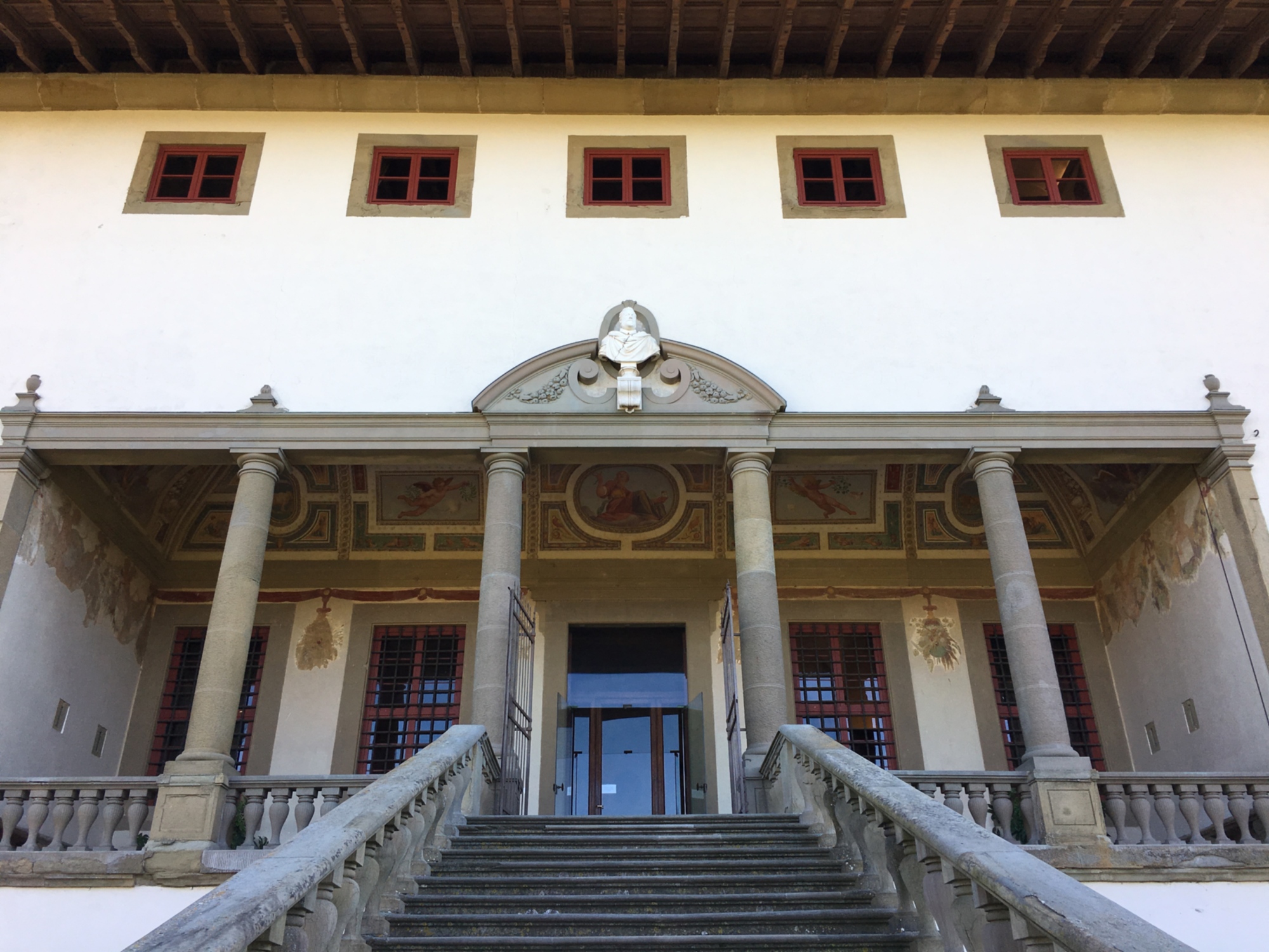 L'entrata della Villa Medicea La Ferdinanda di Artimino