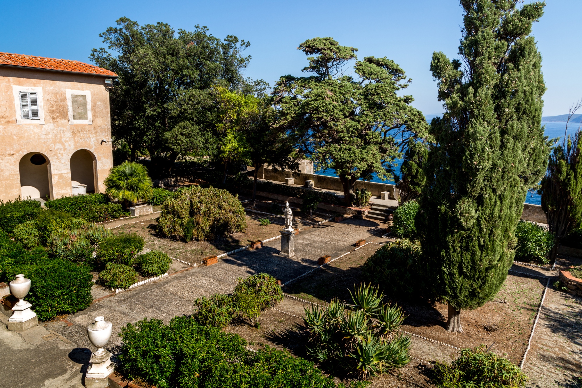 Il giardino di Villa dei Mulini, residenza di Napoleone a Portoferraio