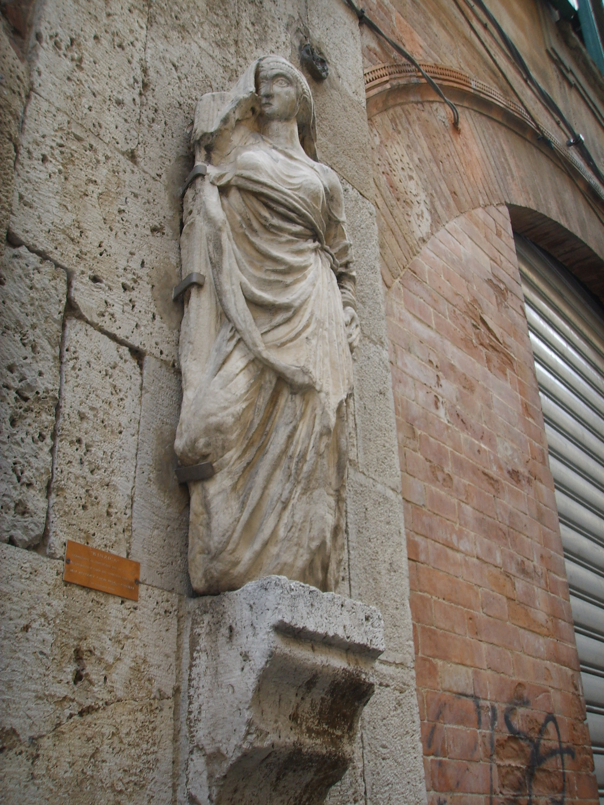 Statue of Kinzica dei Sismondi