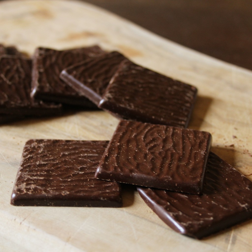 Chocolate squares made with cocoa and extra virgin olive oil