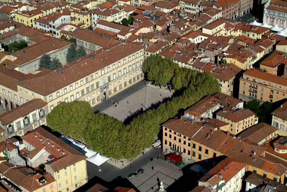 La Piazza Napoleone vue d'en haut