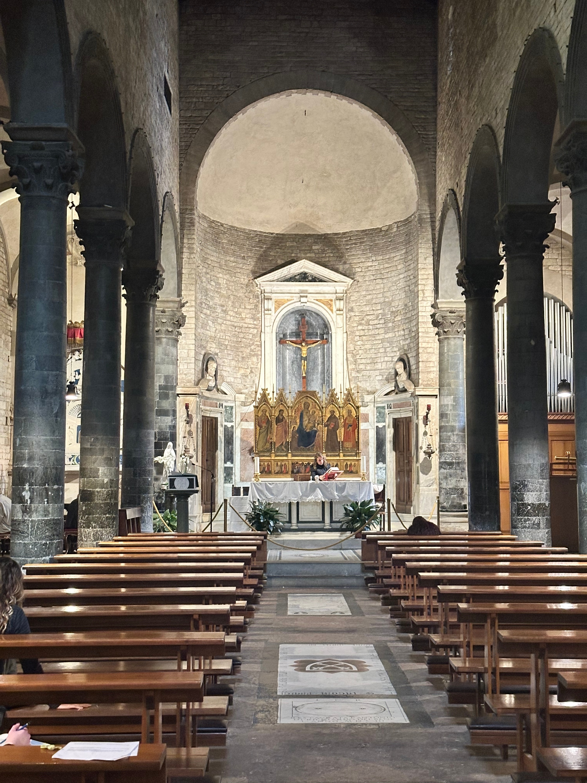 Die Kirche Santi Apostoli in Florenz