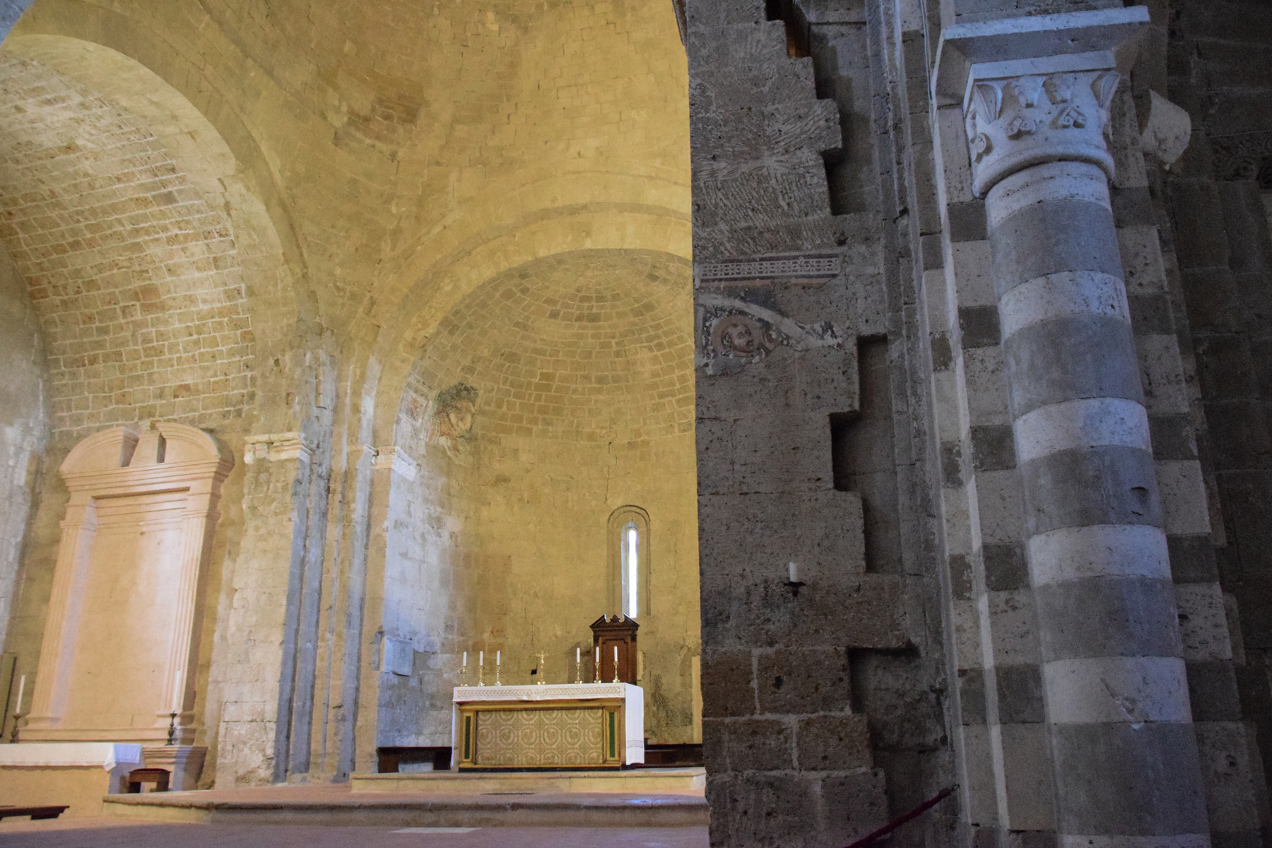 Duomo di Sovana (inside)
