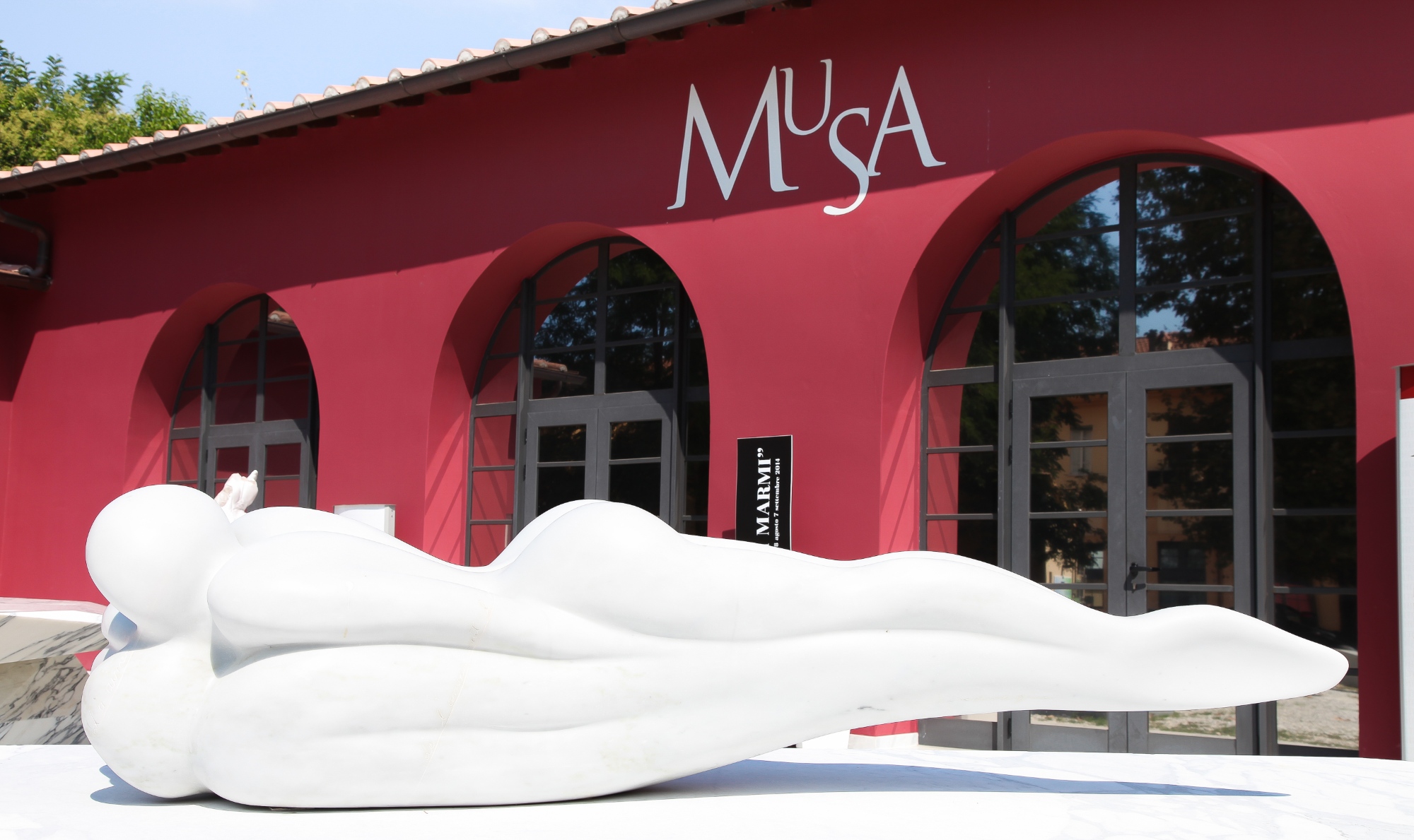 MuSA exterior with white statue