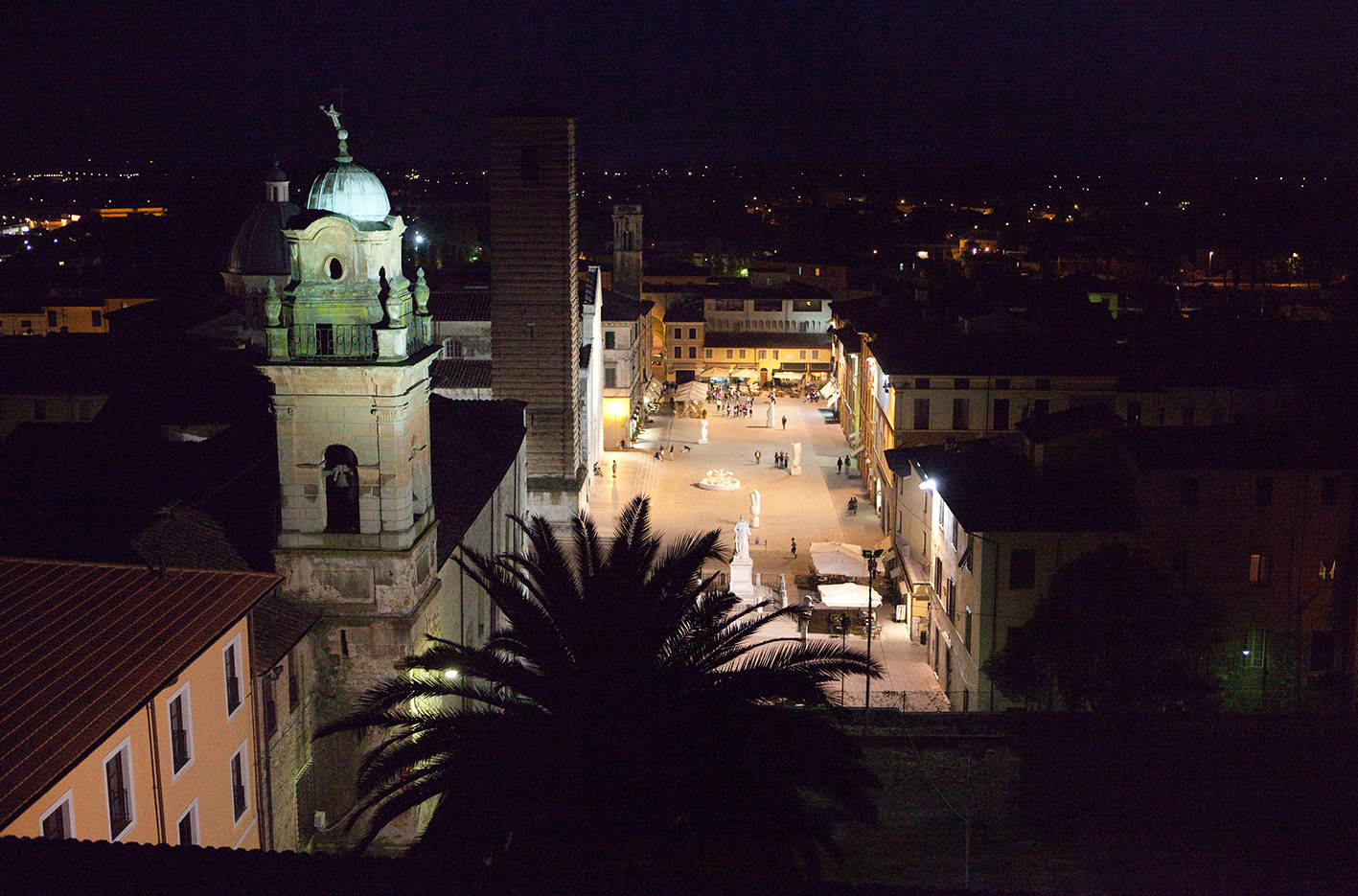 Piazza Duomo at night