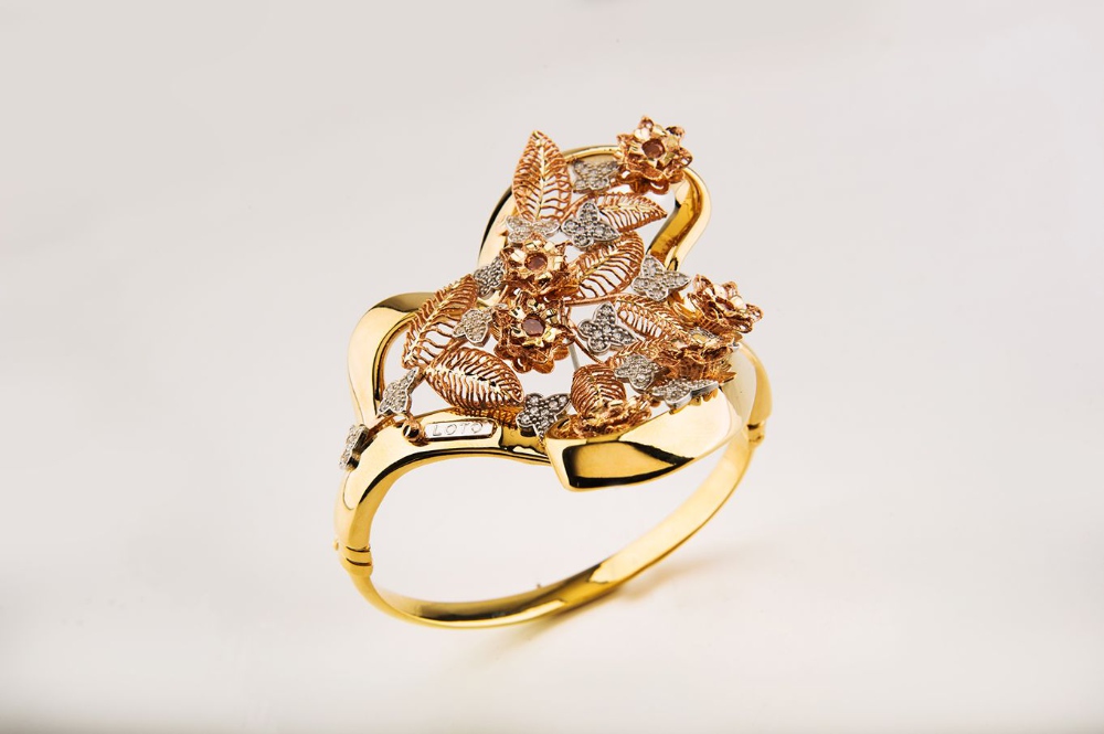 Gold ring, made in Arezzo