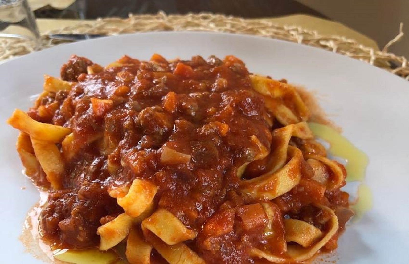 Learn how to prepare fresh pasta and sauce in this cooking class in Florence