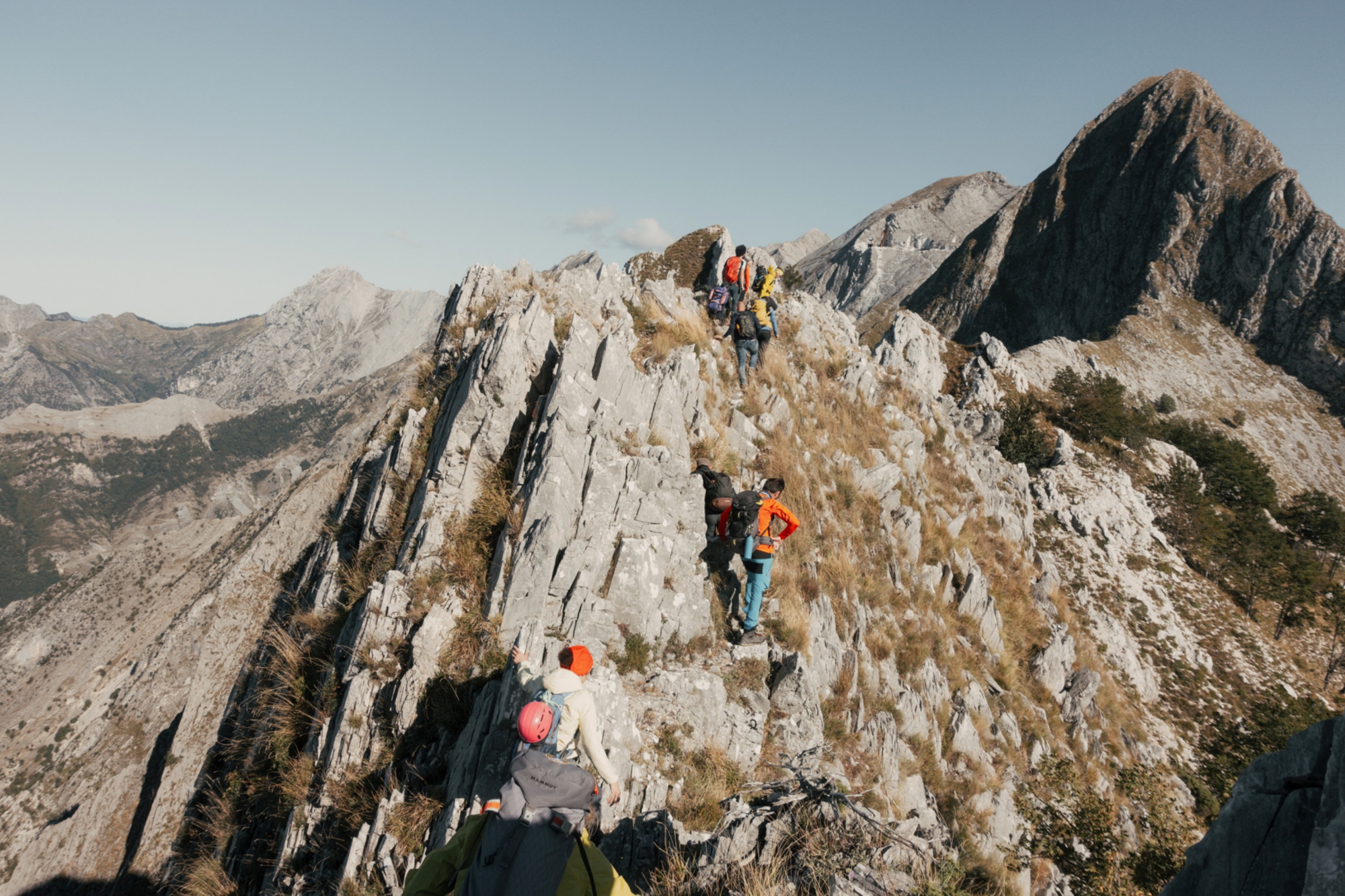Escursionisti in montagna