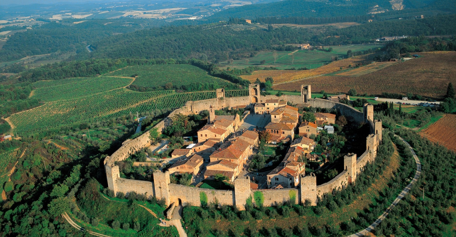 1-veduta-aerea-di-monteriggioni-bruchi.jpg