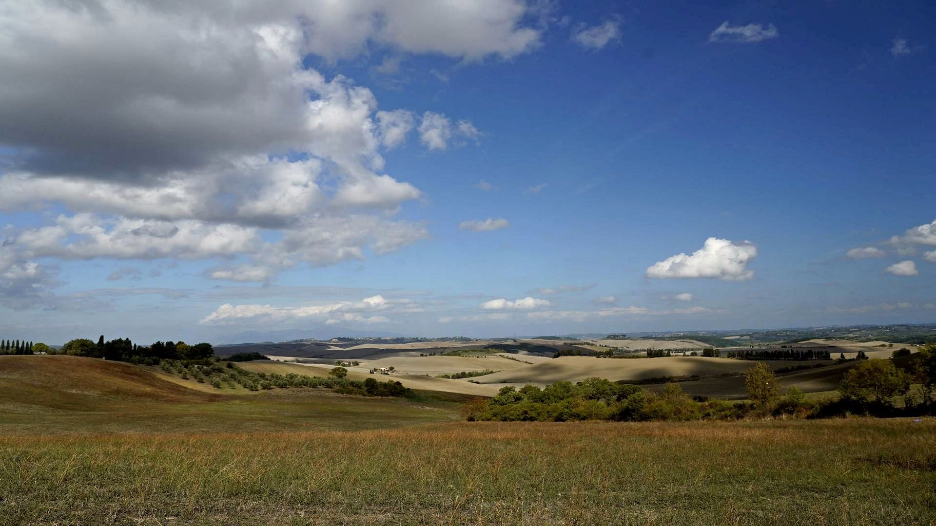 Orciatico, trekking tra i mulini a vento
