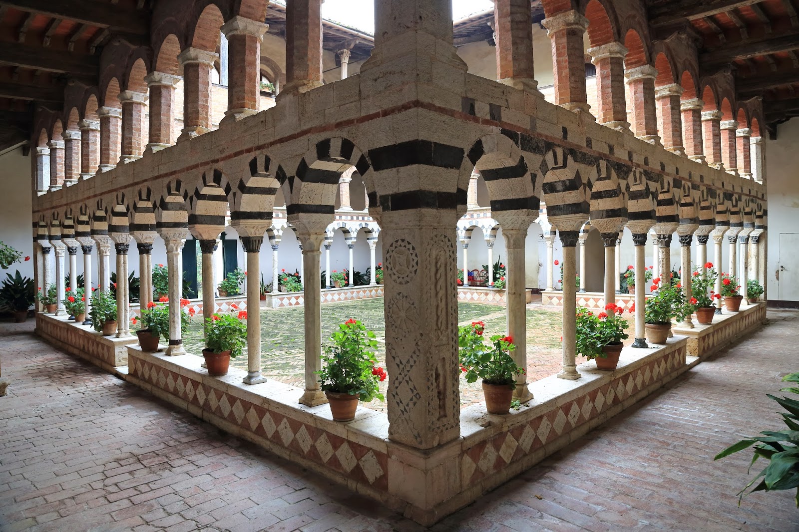 Il Chiostro di Torri