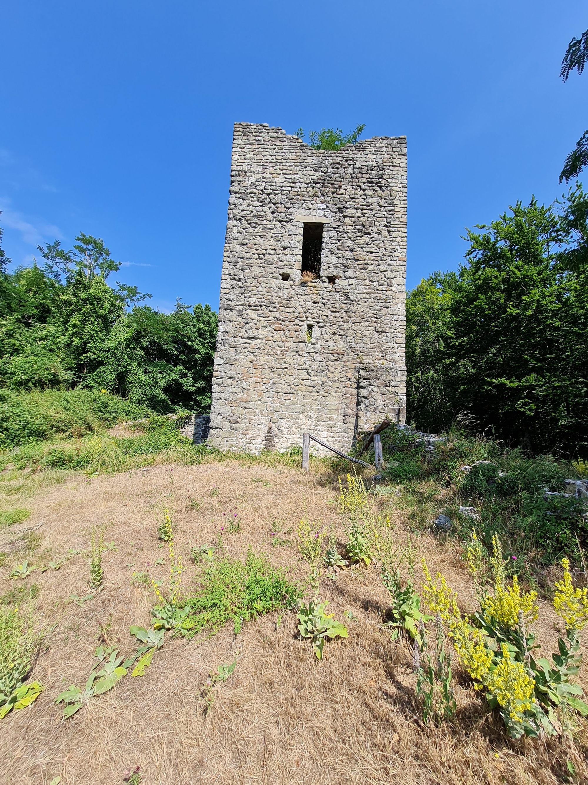 Un trekking nella storia di Popiglio, sorto su un confine strategico fra la Repubblica di Lucca e Pistoia