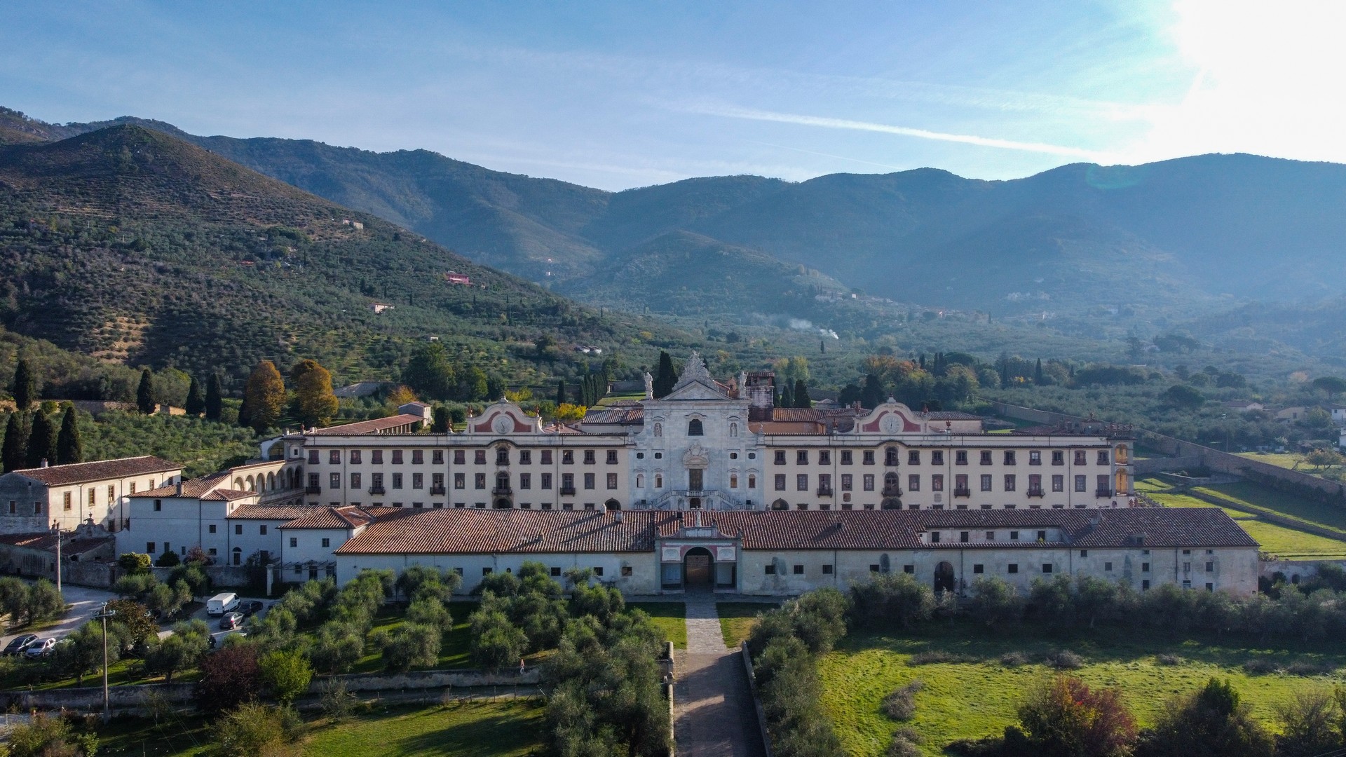 The e-bike tour will allow you to discover the Certosa di Pisa and the villages on the western side of Monte Pisano