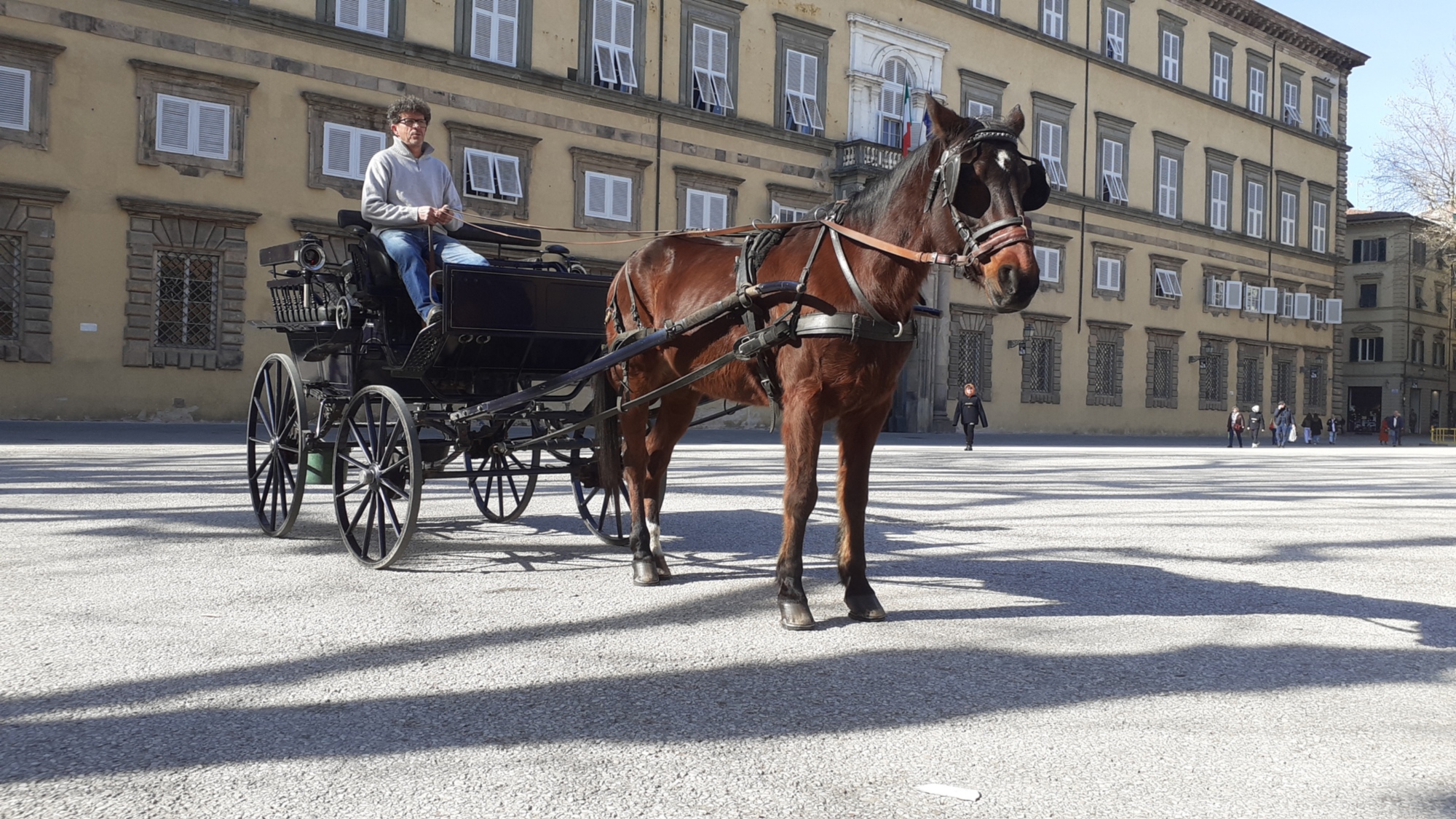 Aperitivo in carrozza a Lucca