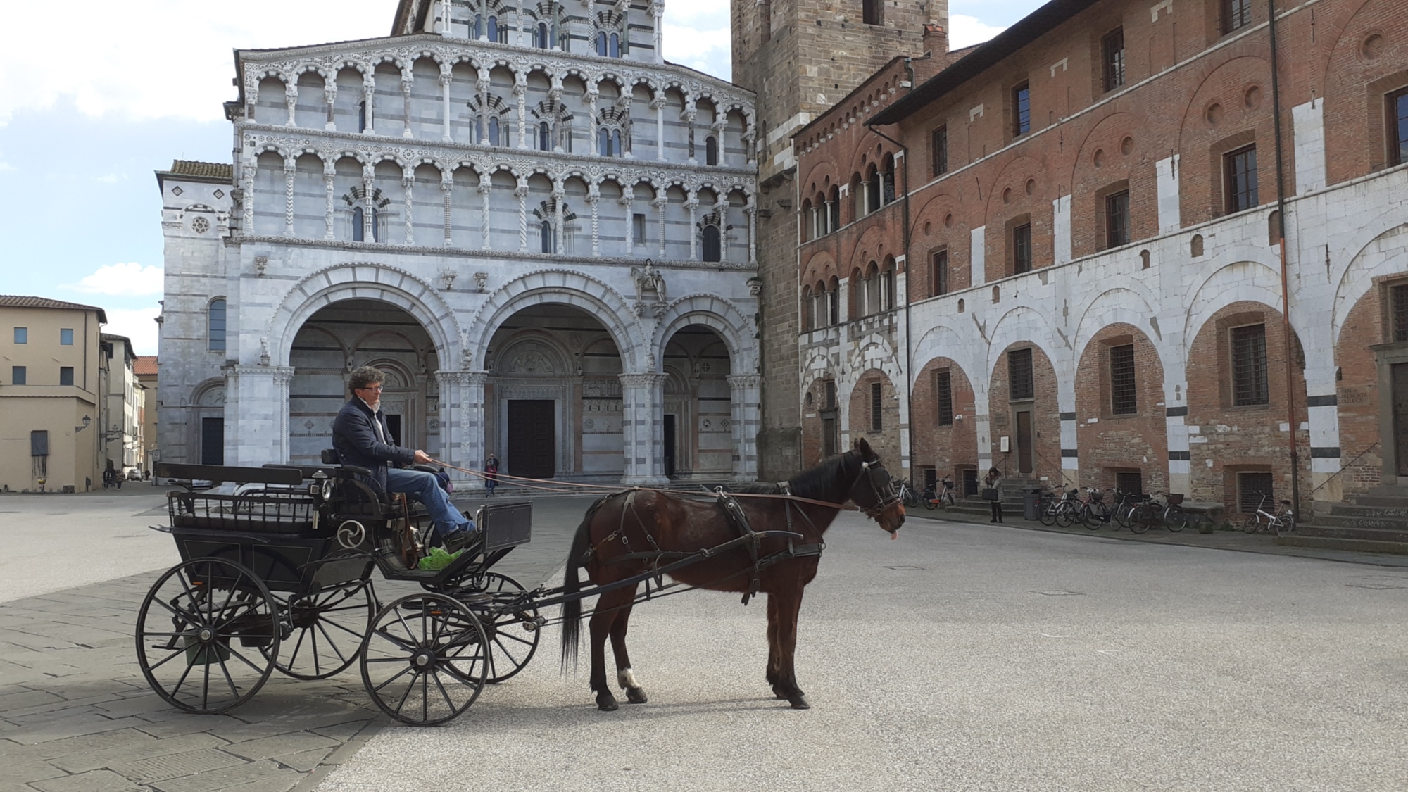 Aperitivo in carrozza a Lucca