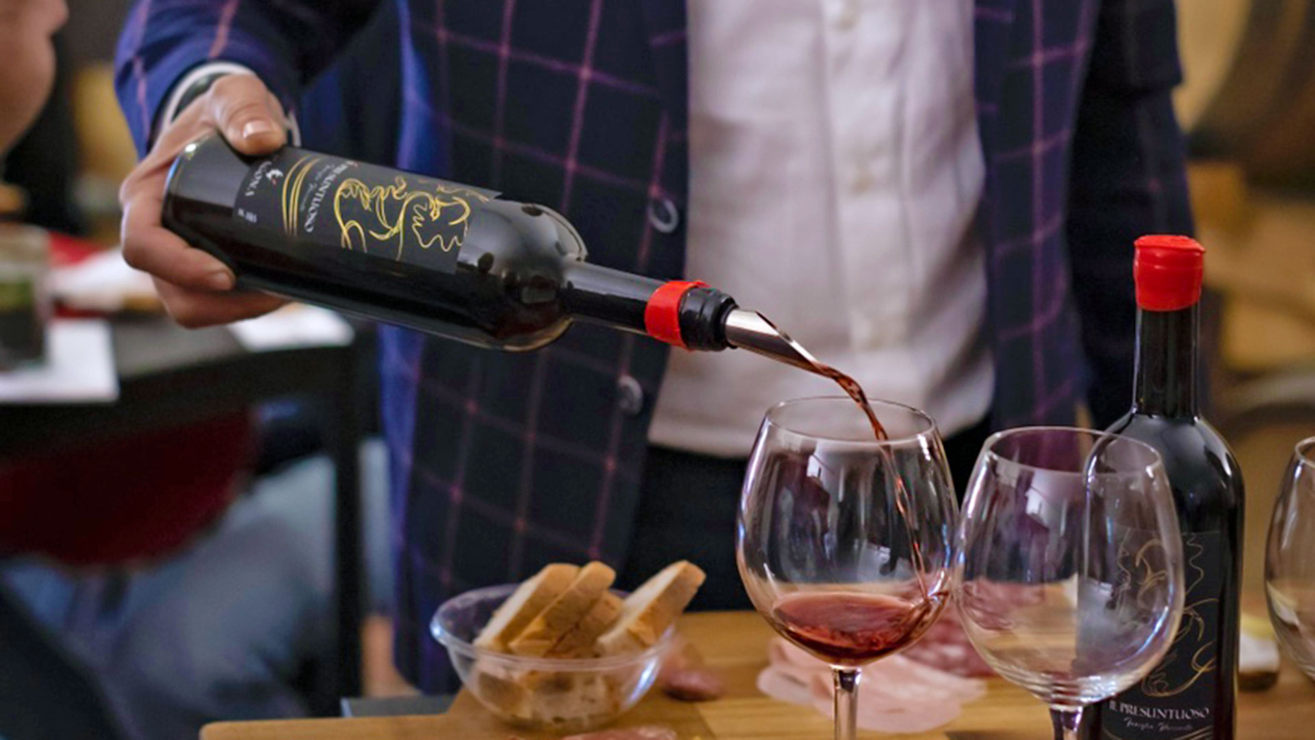 Food & Wine easy private tour: chocolate, lunch, wine tasting