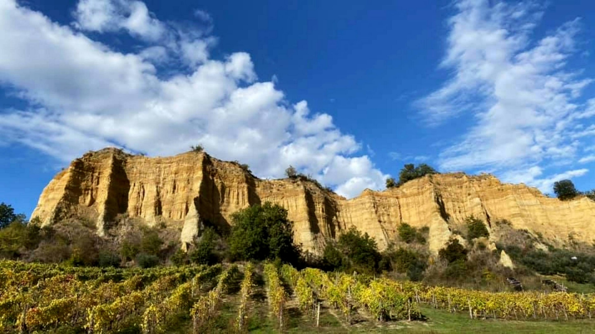 Percorso storico e geologico alla scoperta delle Balze del Valdarno, uno dei paesaggi più incredibili della Toscana