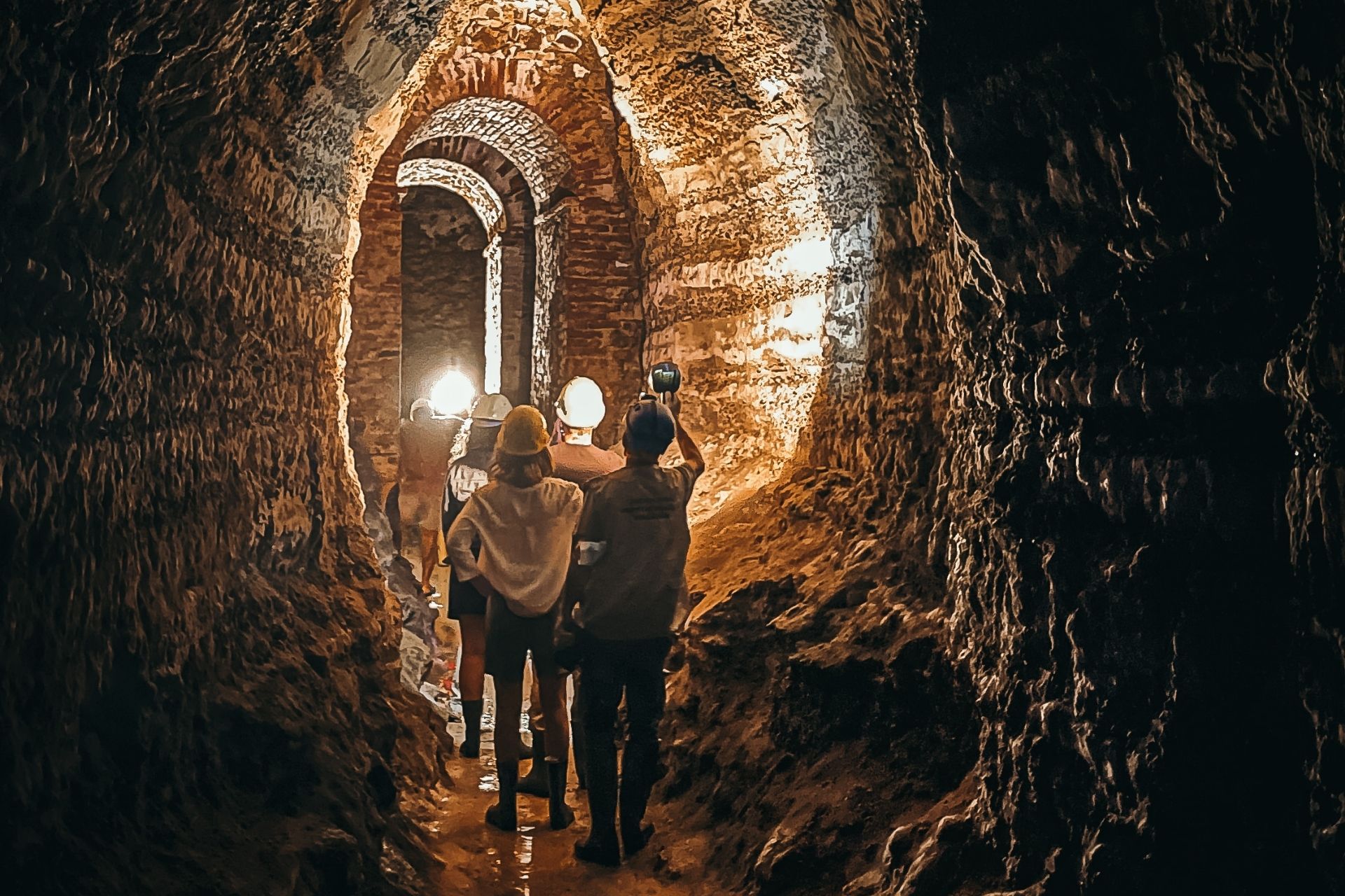 The underground path allows you to understand the millennial history of the territory of the Valdichiana