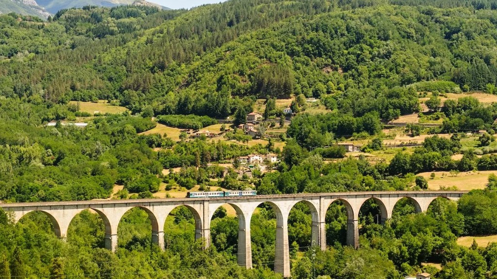 Castelnuovo Garfagnana: e-bike self-guided tour