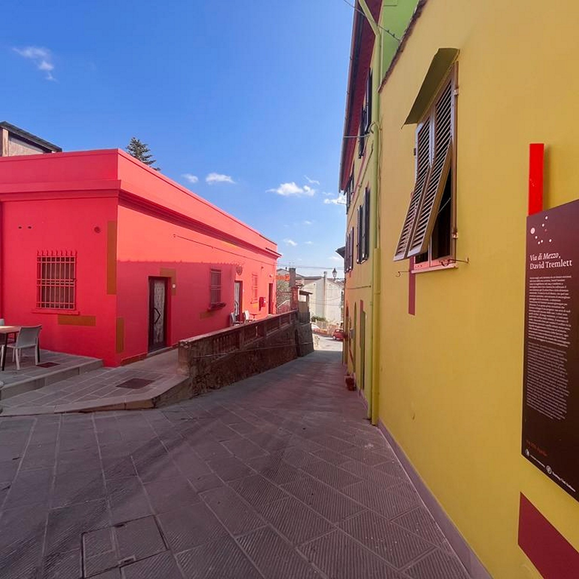 Un percorso trekking avvincente nella Valdera, dove l’arte contemporanea è di casa