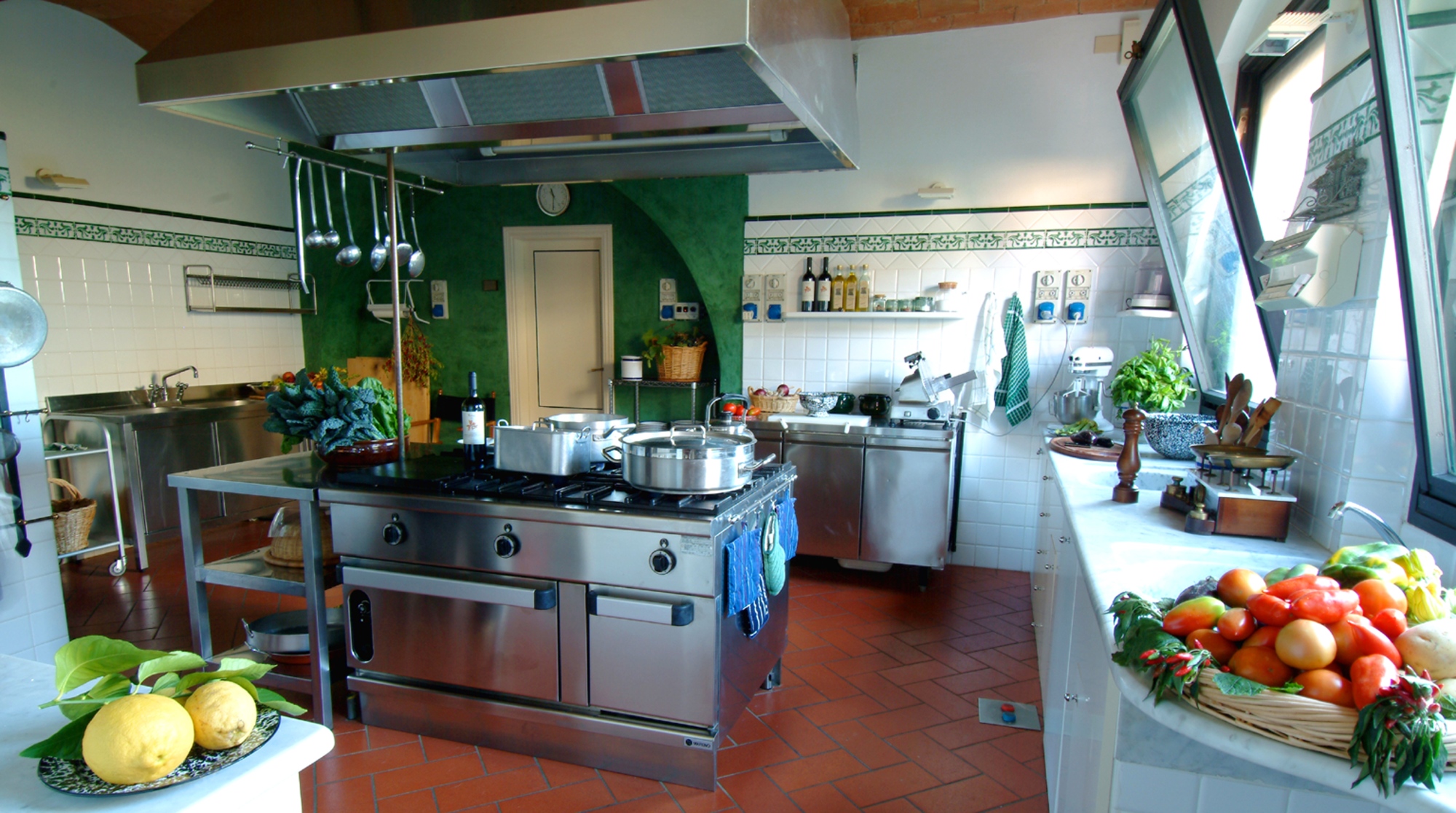 Corso di cucina per imparare le ricette tipiche toscane ospitato in azienda agricola sulle colline della Val di Pesa