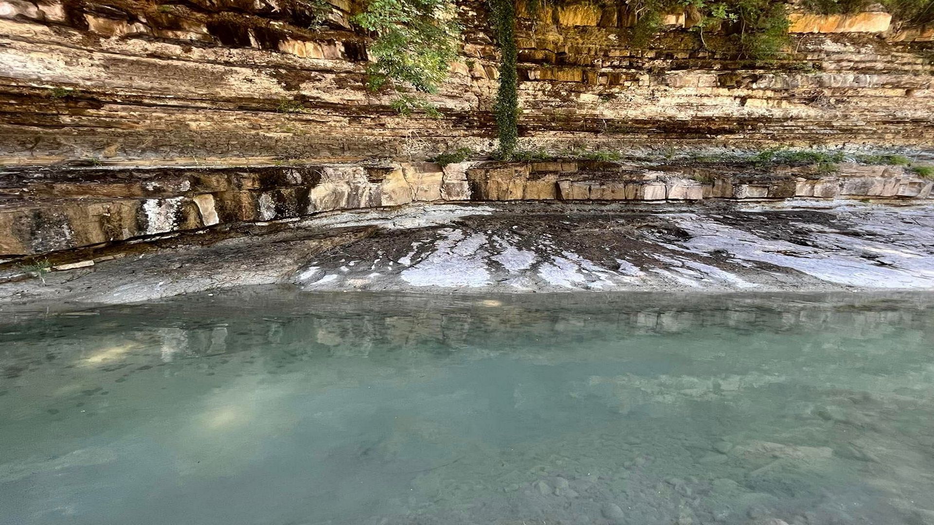 Trekking di 7 km alle Piscine del Diaterna, nel cuore dell'Appennino