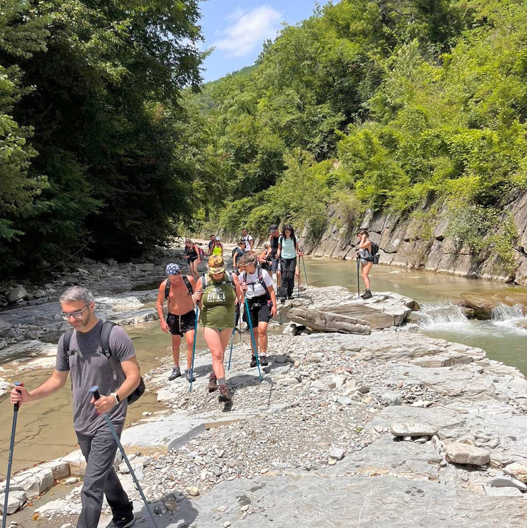 7 km trekking to the Diaterna Pools, in the heart of the Apennines