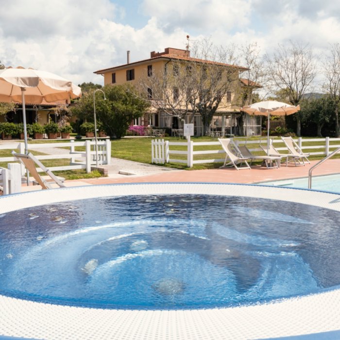 piscina, agriturismo, giardino San Vincenzo Livorno