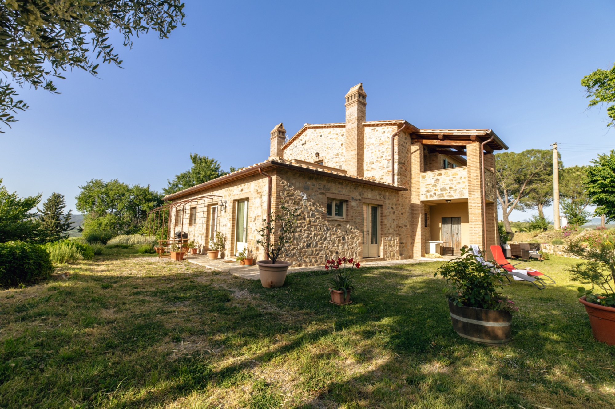 Giardino esterno alla cucina al Podere Stabbiatelli