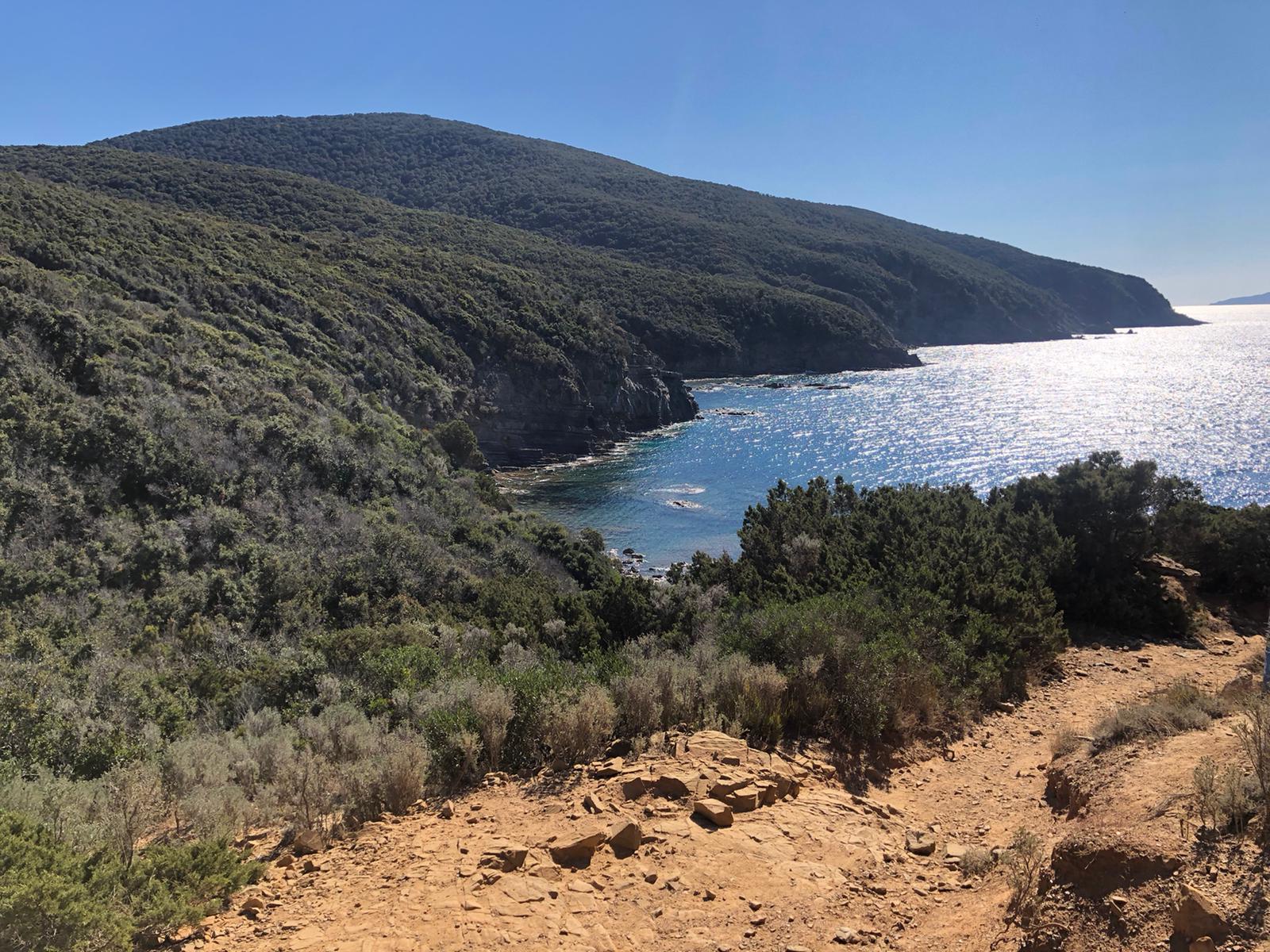 Un trekking sul promontorio di Piombino, in Toscana, nel territorio della Costa Etrusca