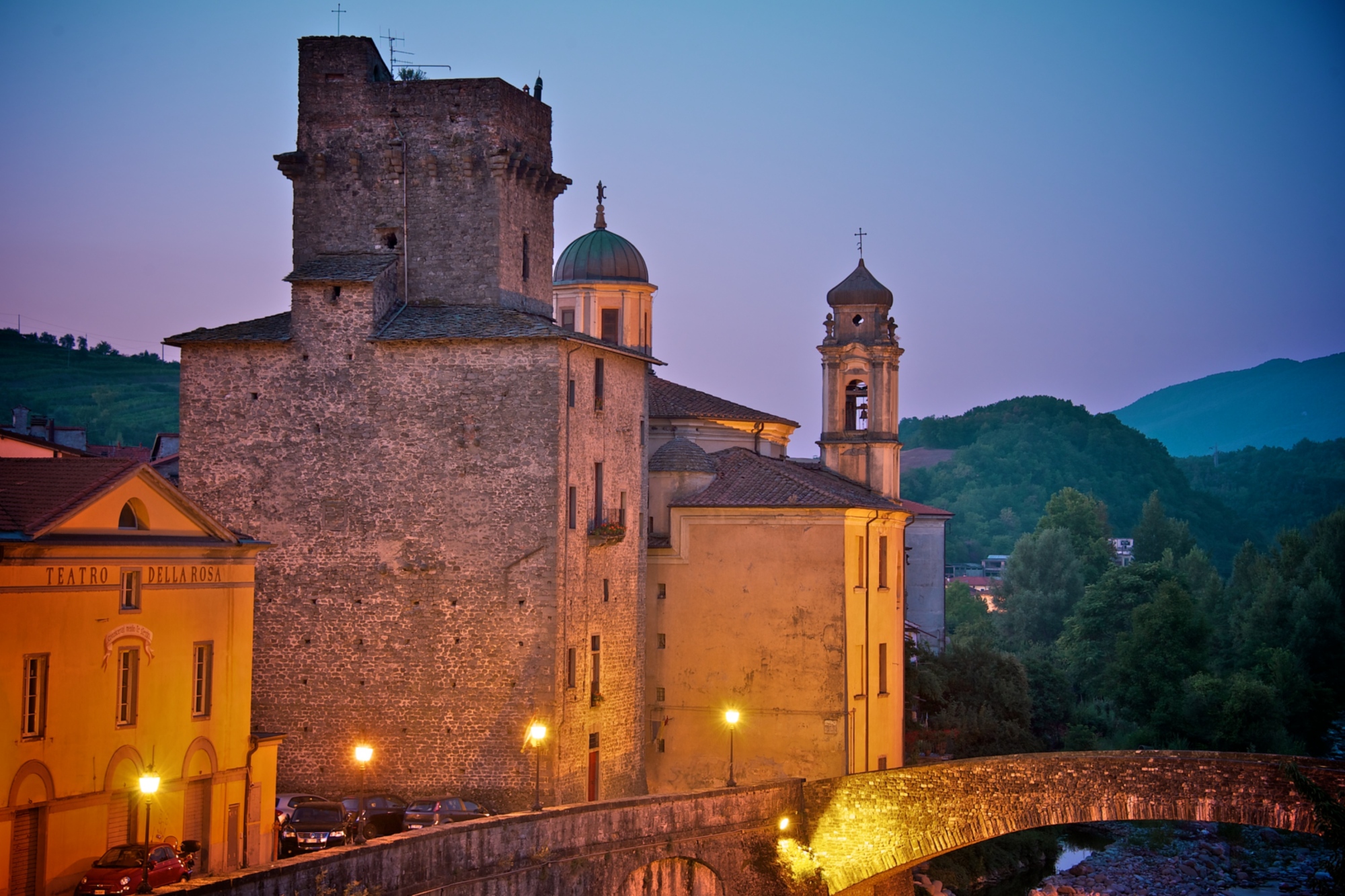 Itinerario di visita nel centro storico di Pontremoli, città medievale sulla Via Francigena, la porta della Toscana