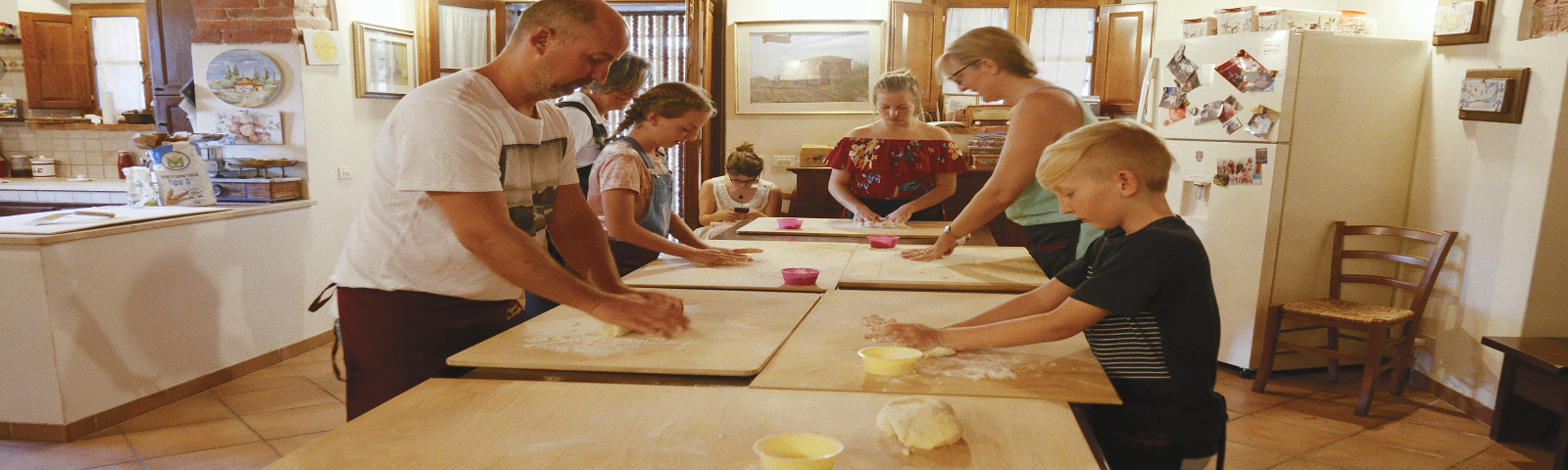 Discover the Valdichiana senese and learn how to cook tuscan dishes with local Chef