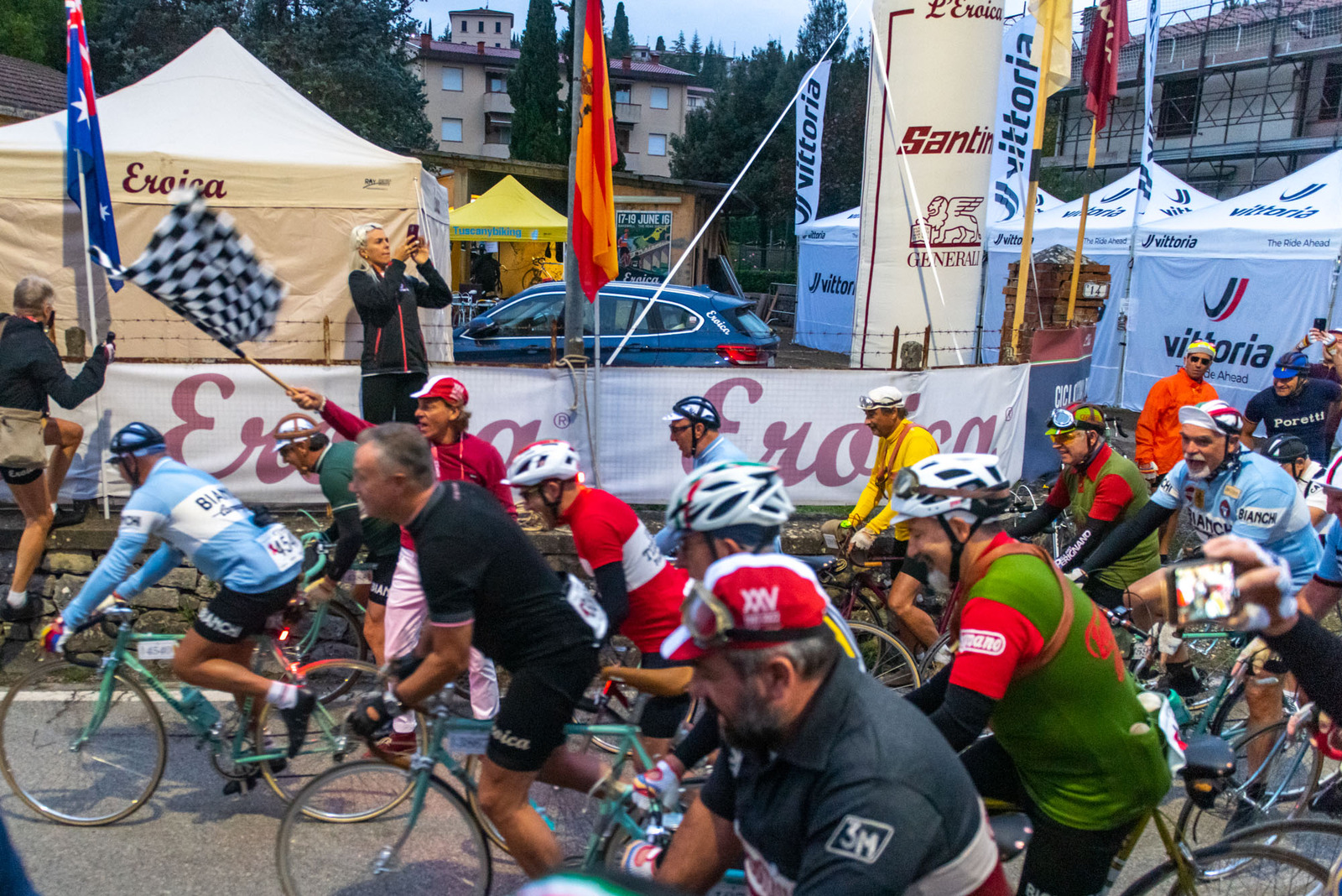 Un tour in bici sui percorsi permanenti di Eroica tra storia, arte, cultura e cucina toscana