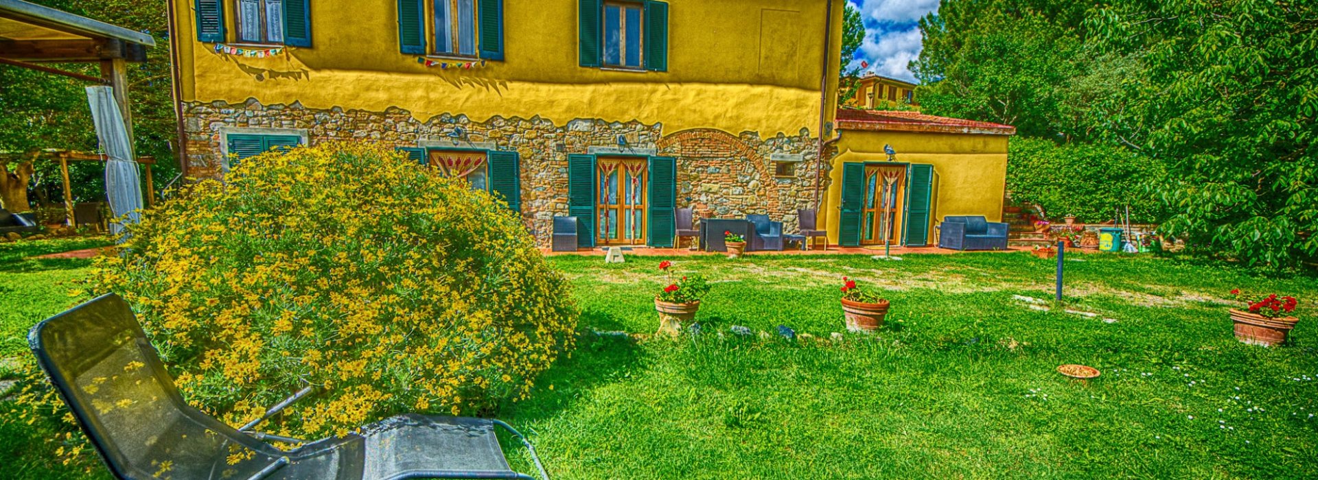 Agriturismo Il Gelso vi aspetta per ospitarvi nei suoi appartamenti in stile rustico toscano sulle colline toscane di Pomaia Agriturismo Il Gelso vi aspetta per ospitarvi nei suoi appartamenti in stile rustico toscano sulle colline toscane di Pomaia