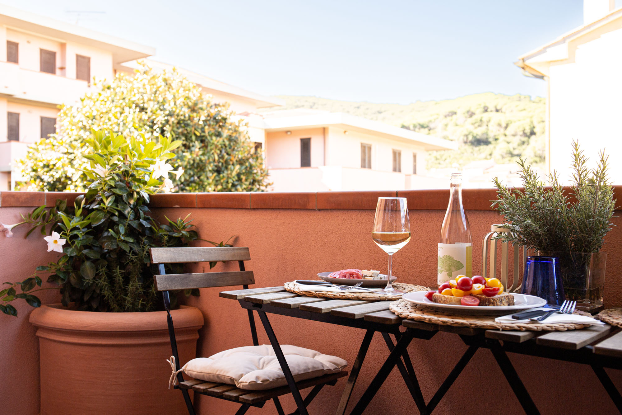 Alfresco dining on the private terrace of a holiday apartment in Florence