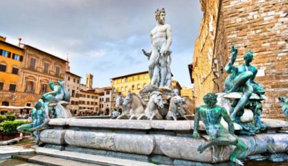 Visit the city of Florence to discover its monuments, history and secrets