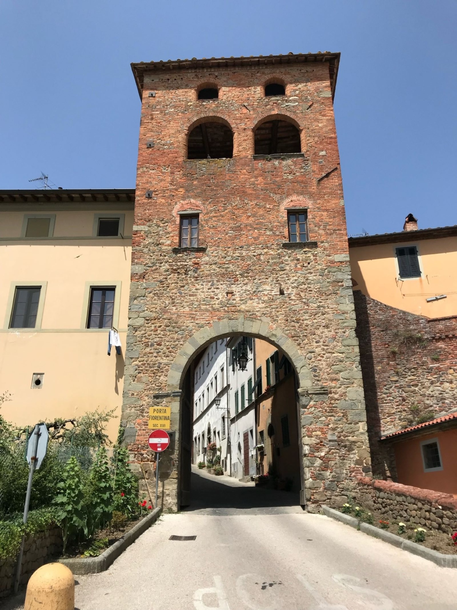 Bike tour through Lucca’s countryside until Montecarlo with wine tasting 