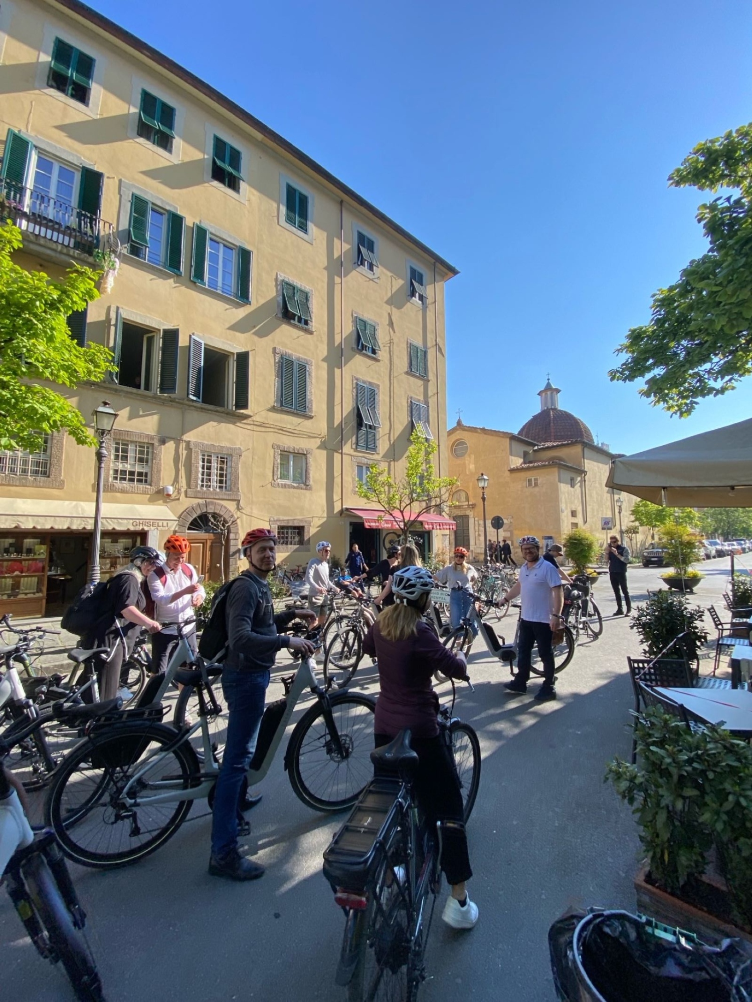 Tour in bicicletta tra le campagne lucchesi fino a Montecarlo