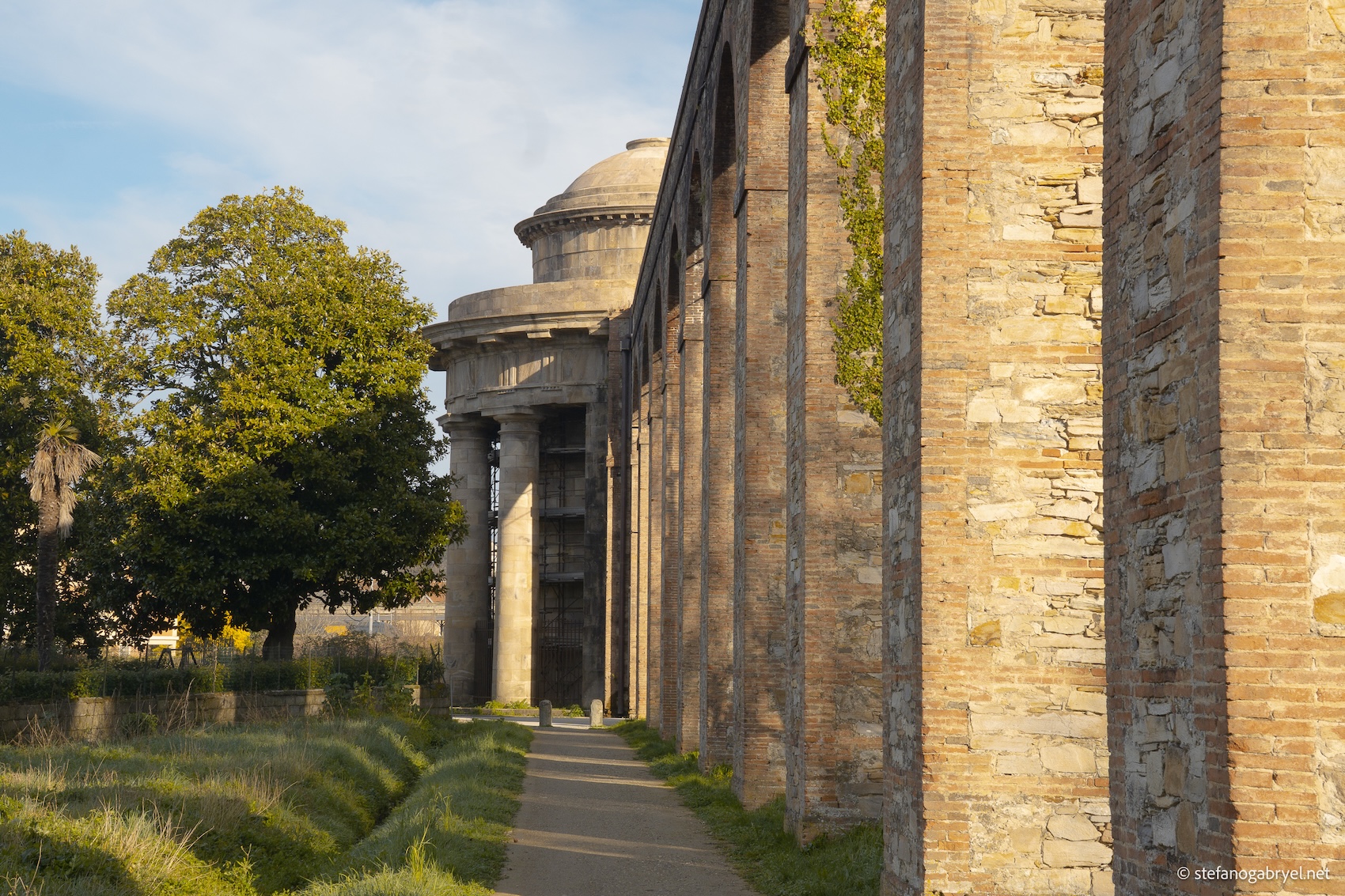 Nottolini Aqueduct & Parole d’Oro hike near Lucca