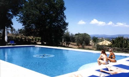 Antico Borgo Poggiarello residence in Toscana vicino Siena con piscina