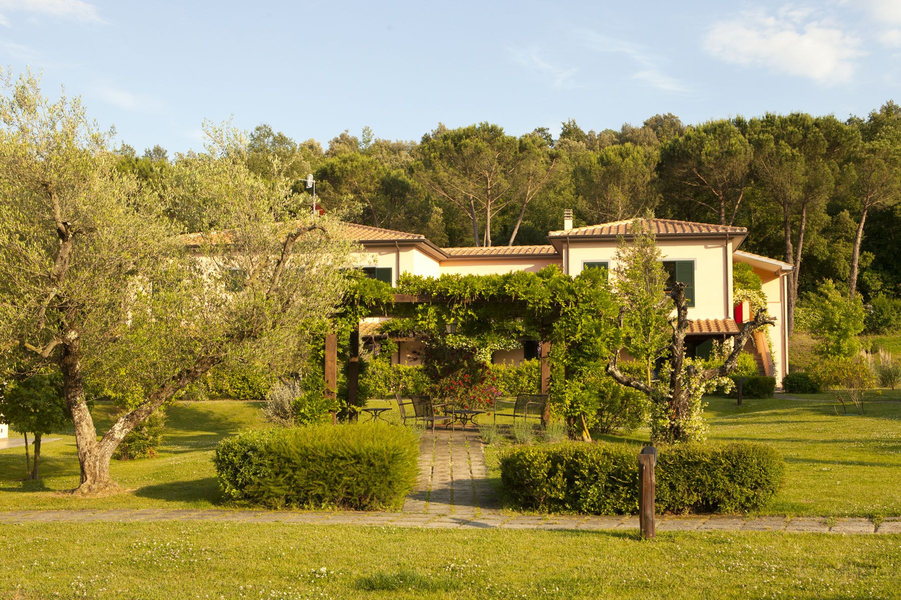 Montebelli farmhouse & Country Hotel 
