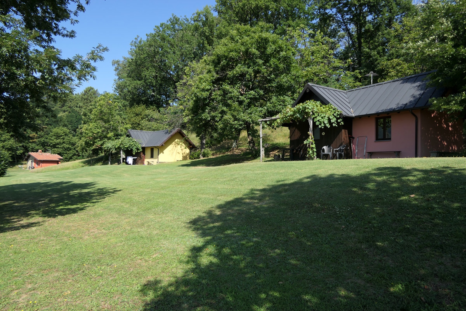 The huts of the Podere Braccicorti farmhouse