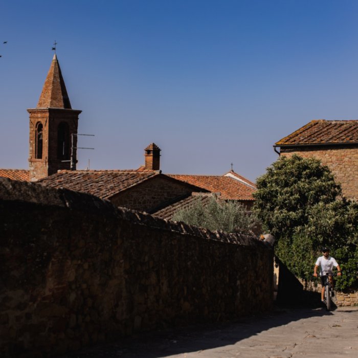 Un tour in eBike per scoprire la città di Arezzo e la campagna toscana che la circonda